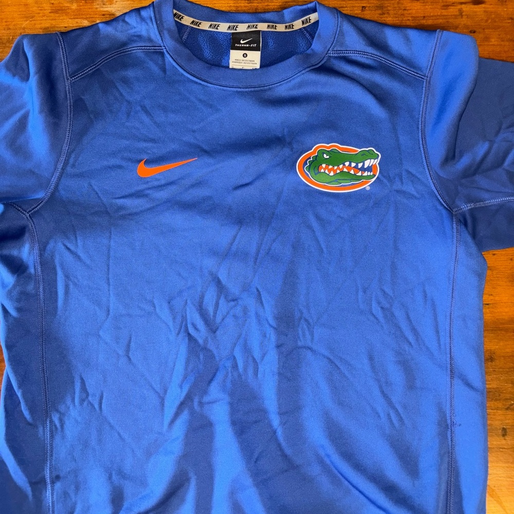 A Nike Florida gator sweater athletic wear. Doesn’t fit me anymore.